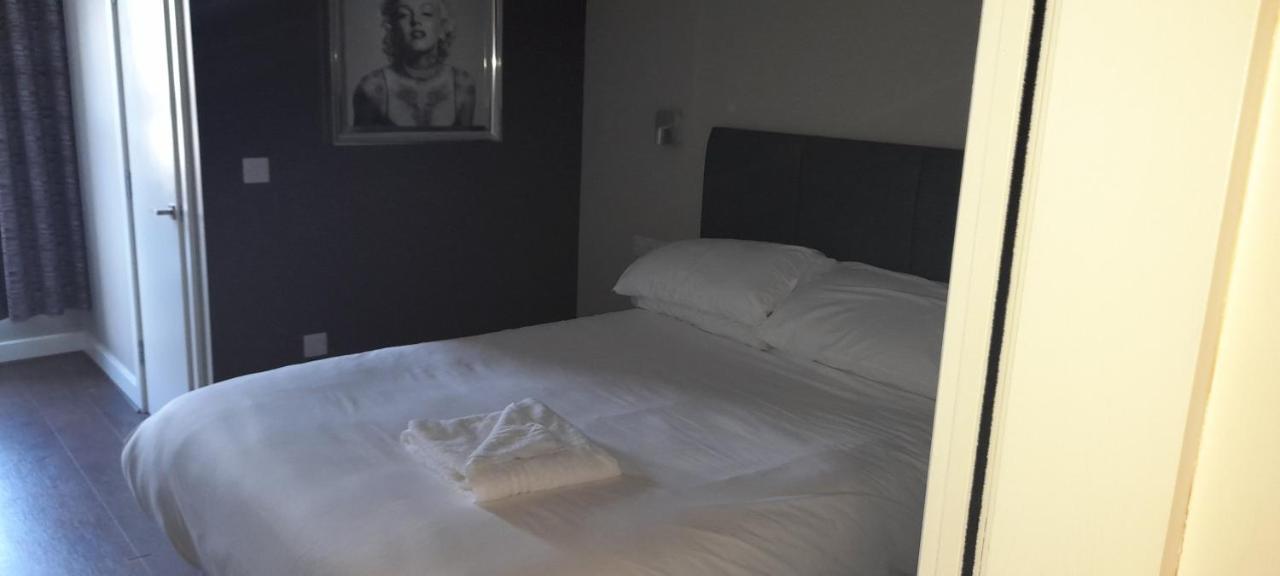 The Vine Hotel Чапел-Сент-Леонардс Экстерьер фото